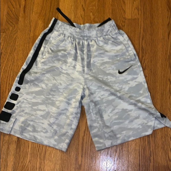 nike elite shorts youth xl